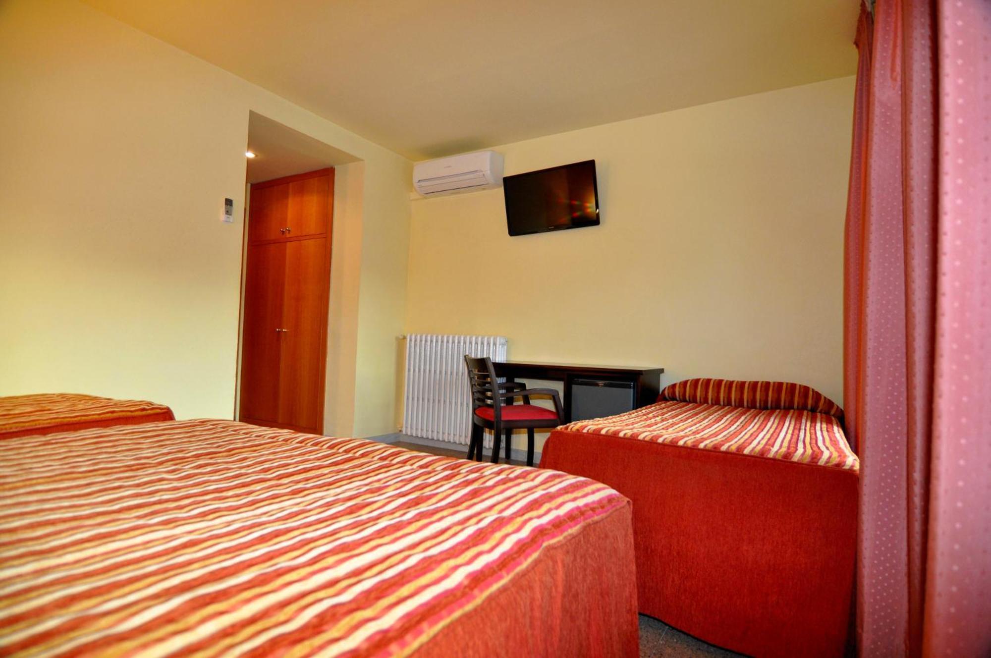 Hotel Sole Побла де Сегур Екстериор снимка