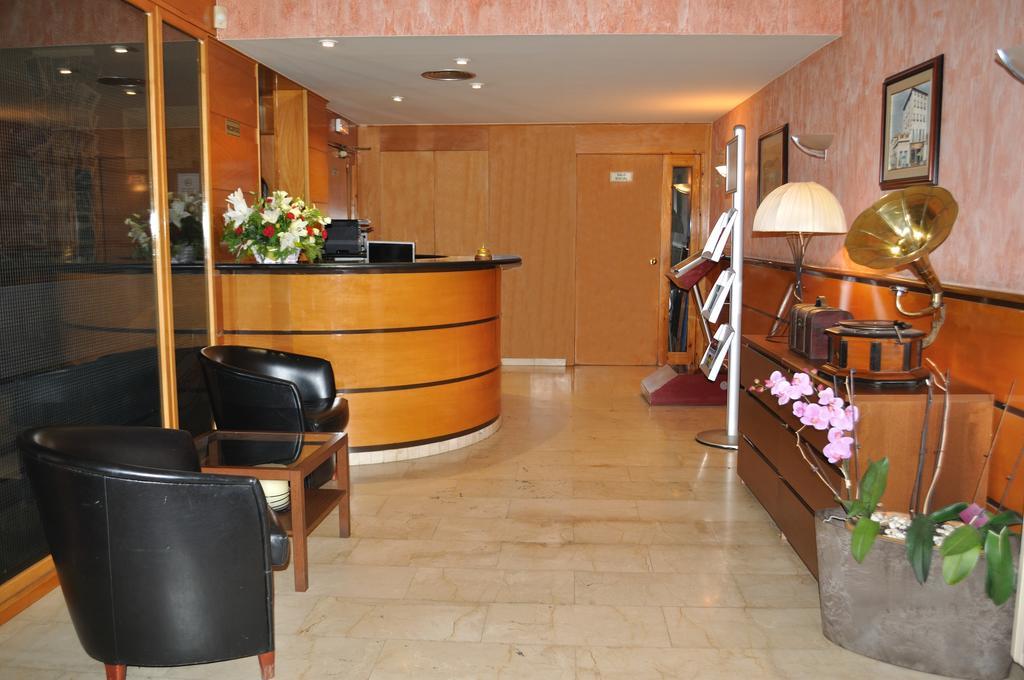 Hotel Sole Побла де Сегур Екстериор снимка